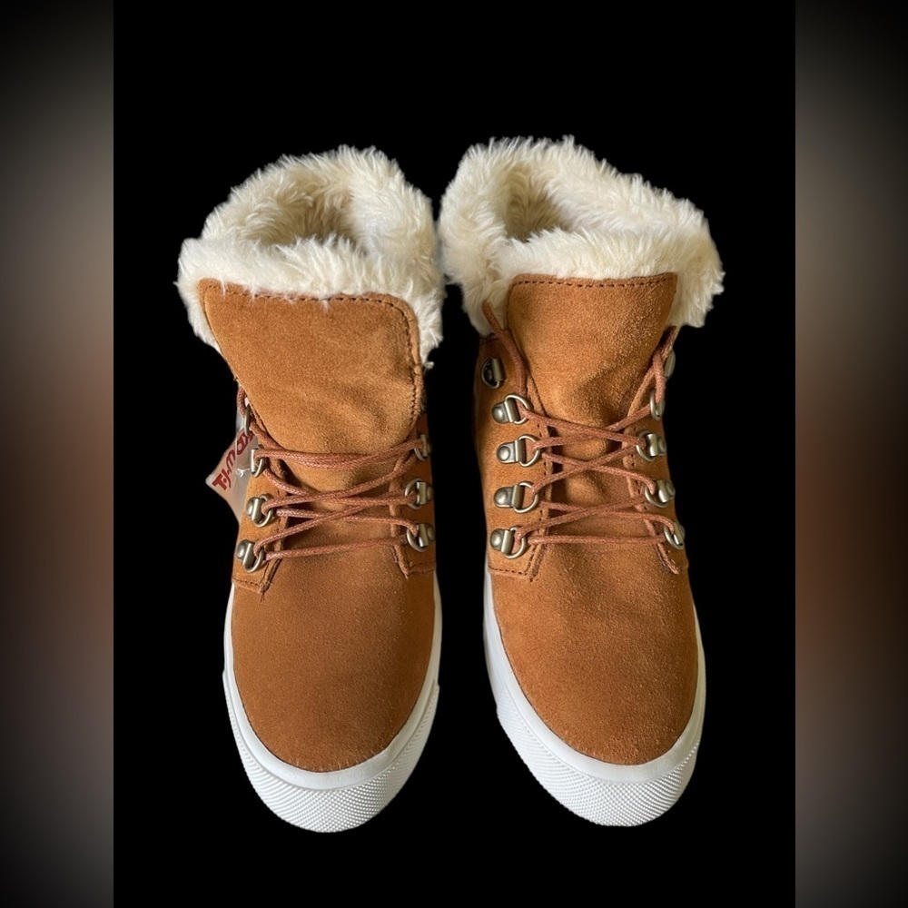 Minnetonka x Lottie Moss Shearling High Top Boots Brown | Size 6 NWT